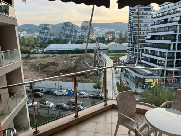 Tirane, jepet me qera apartament 2+1+2+Ballkon Kati 3, 110 m² 1.400 € (Rruga e Kosovareve)
