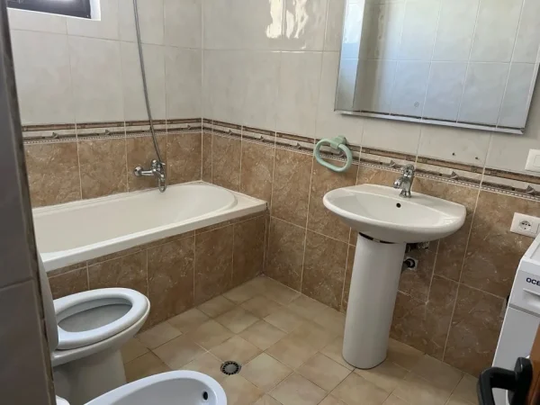 🏠 Jepet me Qira  Super Apartamenti  1+1 ne Qender te Tiranes tek Prokuroria , Kati 5, 65 m² 550 €URO