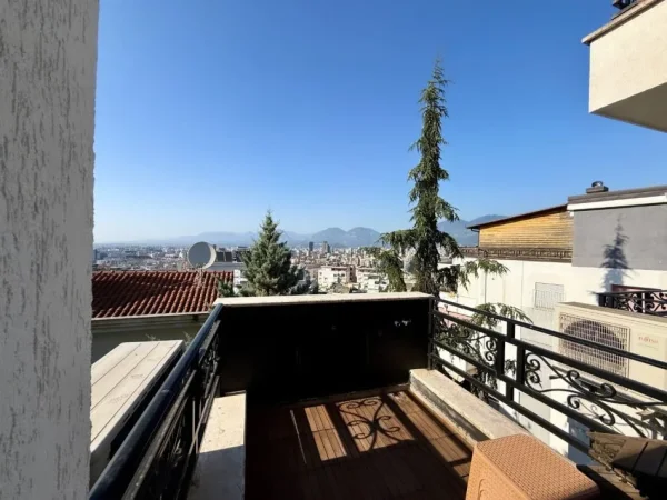 Tirane, shitet apartament 2+1 , 150 m² 285.000 € (Prane Xhamise)