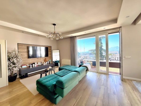 Tirane, shitet apartament 2+1 , 150 m² 285.000 € (Prane Xhamise)