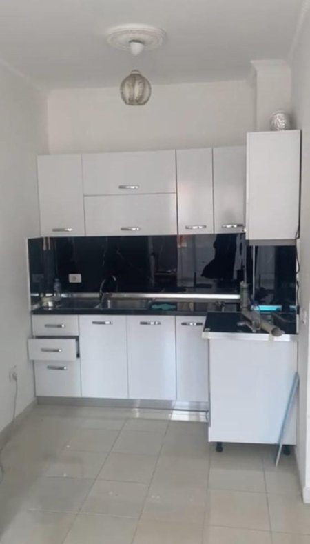 Tirane, shitet apartament 2+1 Kati 2, 86.000 € 