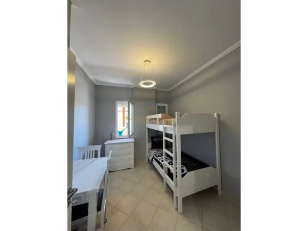 Qera, Apartament 2+1, Brryli , Tirane 650 €