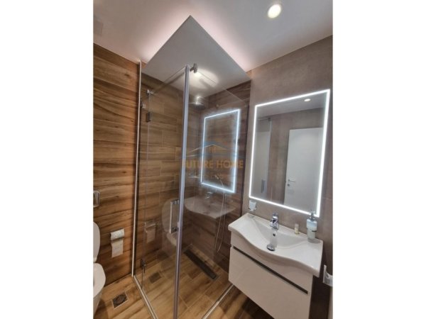 Tirane, jepet me qera apartament 2+1+Ballkon Kati 2, 96 m² 950 € (Rruga Ndre Mjeda)