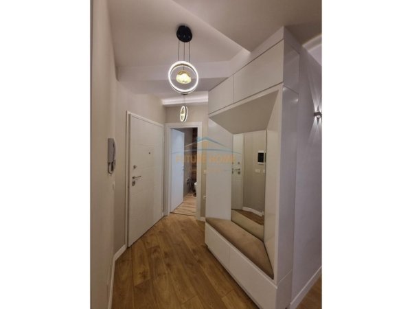 Tirane, jepet me qera apartament 2+1+2+Ballkon Kati 3, 96 m² 950 € (Rezidenca ALBA)