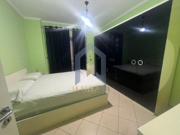 Tirane, jepet me qera apartament 2+1+Ballkon Kati 5, 130 m² 600 € (Yzberisht)