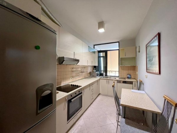 Tirane, jepet me qera apartament 2+1+Aneks+Ballkon Kati 4, 120 m² 830 € (Toptani)