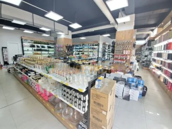 Tirane, jepet me qera ambjent biznesi Kati 0, 413 m² 6.200 € 