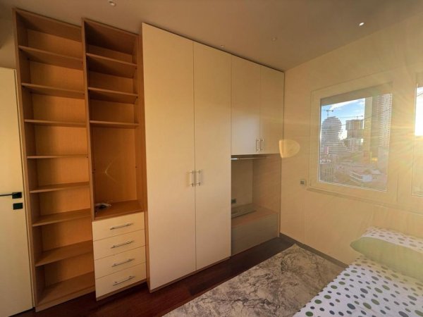 Tirane, jepet me qera apartament 2+1+Aneks+Ballkon Kati 9, 135 m² 1.500 € (Rr. Dibres)