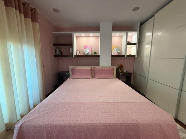 Tirane, jepet me qera apartament 2+1+Aneks+Ballkon Kati 9, 135 m² 1.500 € (Rr. Dibres)