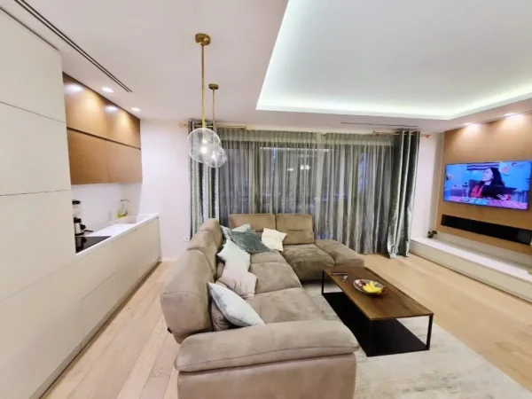 Tirane, shitet apartament 2+1 , 130 m² 399.000 € (delijorgji)