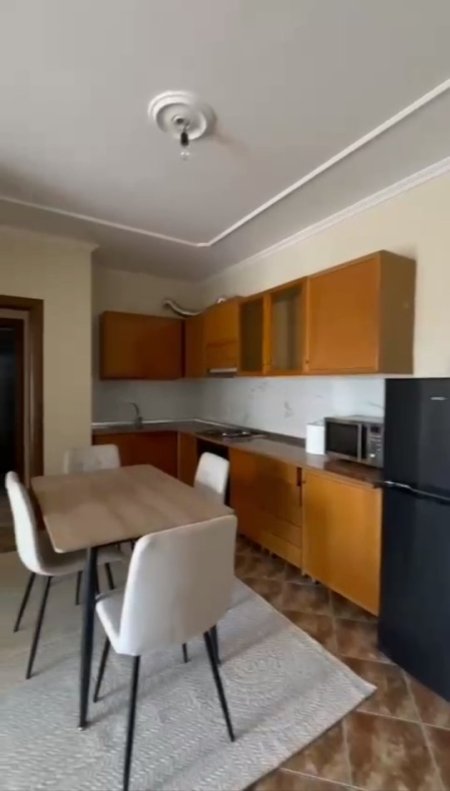 Tirane, jepet me qera apartament 2+1 Kati 7, 500 € 
