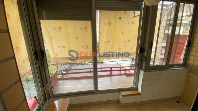 Tirane, jepet me qera apartament 2+1 Kati 3, 120 m² 550 € (Astir)