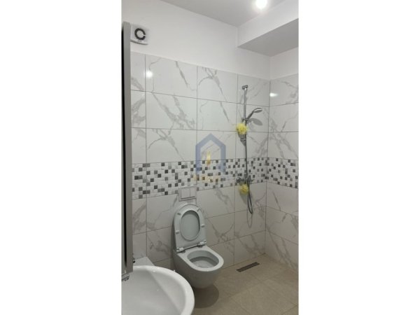 Tirane, jepet me qera apartament 2+1+Ballkon Kati 4, 90 m² 650 € (Don Bosko Kompleksi Rainbow)