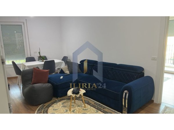 Tirane, jepet me qera apartament 2+1+Ballkon Kati 4, 90 m² 650 € (Don Bosko Kompleksi Rainbow)