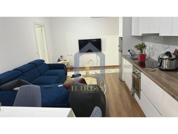 Tirane, jepet me qera apartament 2+1+Ballkon Kati 4, 90 m² 650 € (Don Bosko Kompleksi Rainbow)