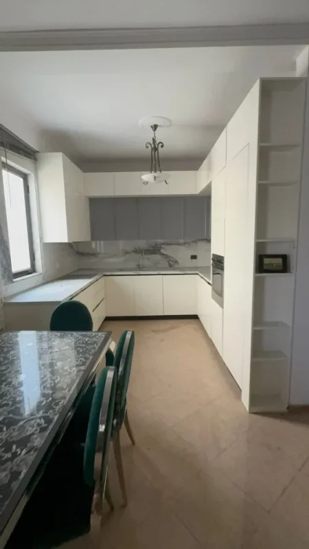 Tirane, shitet apartament 3+1 Kati 1, 265.000 € 