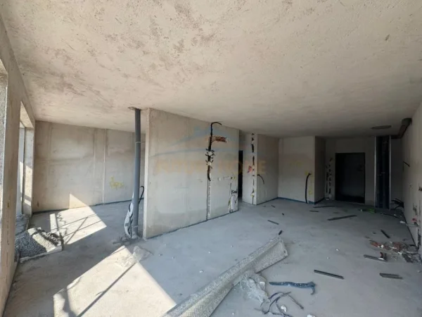 Shitet, Apartament 1+1, Residenca White Tower, Komuna e Parisit 230,000 €