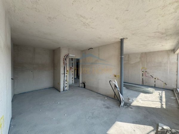 Shitet, Apartament 1+1, Residenca White Tower, Komuna e Parisit 230,000 €