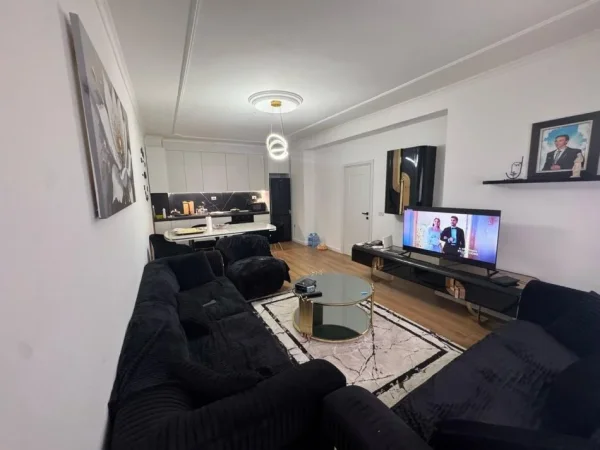 Tirane, shes apartament 2+1+Ballkon Kati 10, 89 m² 150.000 € (Porcelan,Rruga Kongresi i Manastirit)