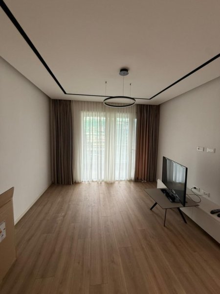 Tirane, jepet me qera apartament 2+1+Ballkon Kati 4, 120 m² 1.500 € (Parku Olimpik)