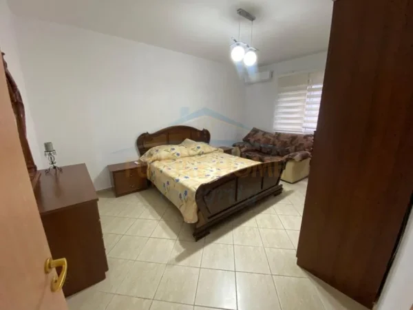Tirane, jepet me qera apartament 1+1 Kati 1, 59 m² 400 € (Pallati Me Shigjeta)