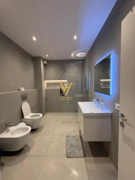 Tirane, jepet me qera apartament 1+1+Ballkon Kati 5, 78 m² 550 € (ASTIR)