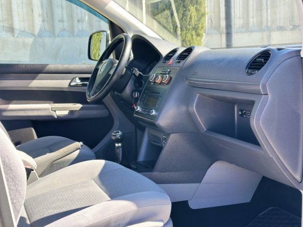 Durres, shitet makine VOLKSWAGEN CADDY MAX 1.9 Nafte, e bardhë manuale Klima