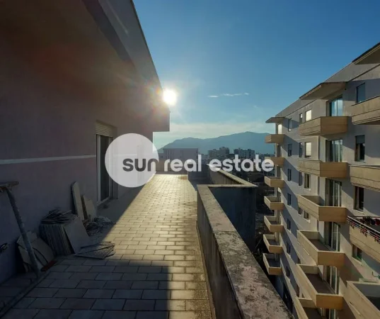 Shkoder, shitet apartament 3+1+Ballkon Kati 6, 230 m² 286.000 € (QENDER)