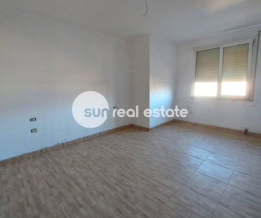 Shkoder, shitet apartament 3+1+Ballkon Kati 6, 230 m² 286.000 € (QENDER)