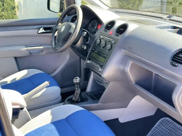 Durres, shitet makine VOLKSWAGEN CADDY MAX 1.9 Nafte, blu manuale Klima