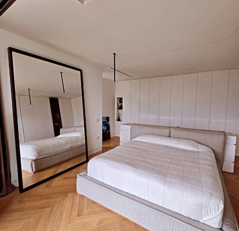 Tirane, shitet apartament 2 Katshe , 550 m² (Mjulle Bathore)