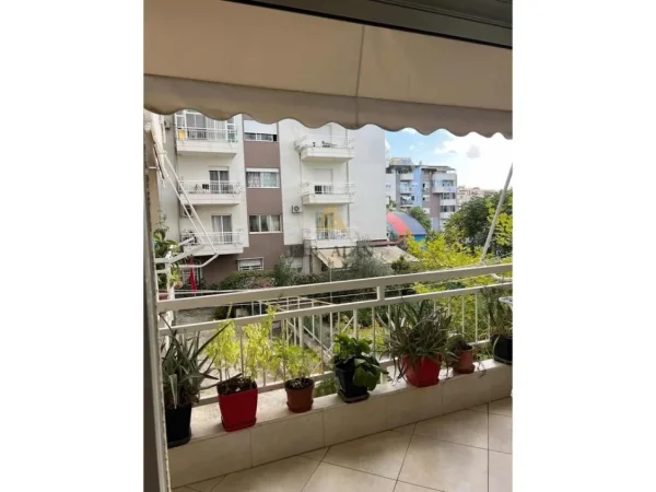 Tirane, shitet apartament 1+1 Kati 2, 69 m² 102.000 € (Rruga e Teleferikut, Fresku)