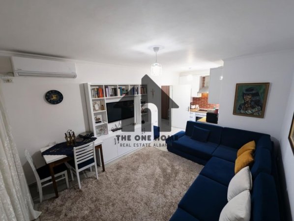 Tirane, jepet me qera apartament 1+1+Ballkon Kati 2, 70 m² 400 € (Fresku - Shkoze)