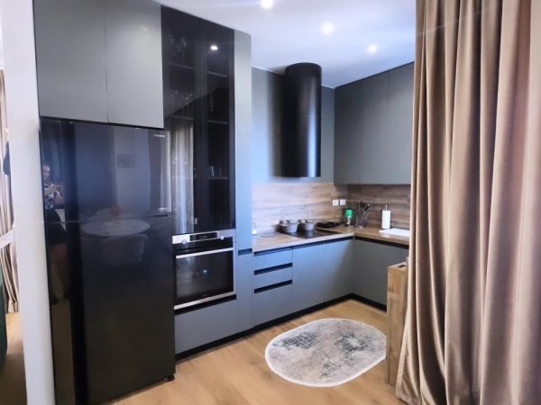 Tirane, shitet apartament 2+1 , 140 m² (pediatria)