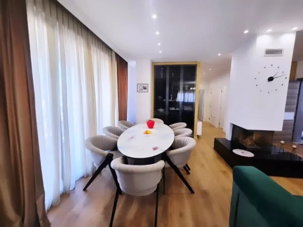 Tirane, shitet apartament 2+1 , 140 m² (pediatria)