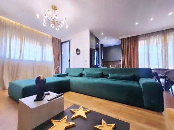 Tirane, shitet apartament 2+1 , 140 m² (pediatria)