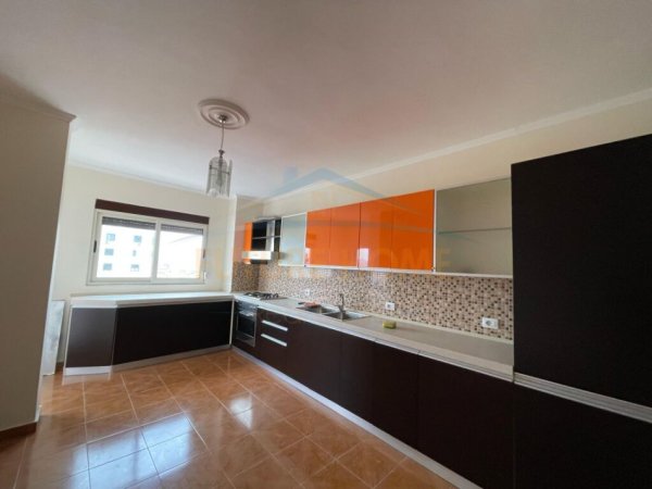 Durres, shitet apartament 2+1+Ballkon Kati 7, 95 m² 