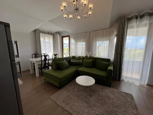 Tirane, jepet me qera apartament 2+1+Aneks+Ballkon Kati 2, 150 m² 800 € (Neom125520)