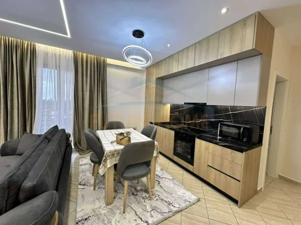 Shitet, Apartament 2+1+2, Fresk.