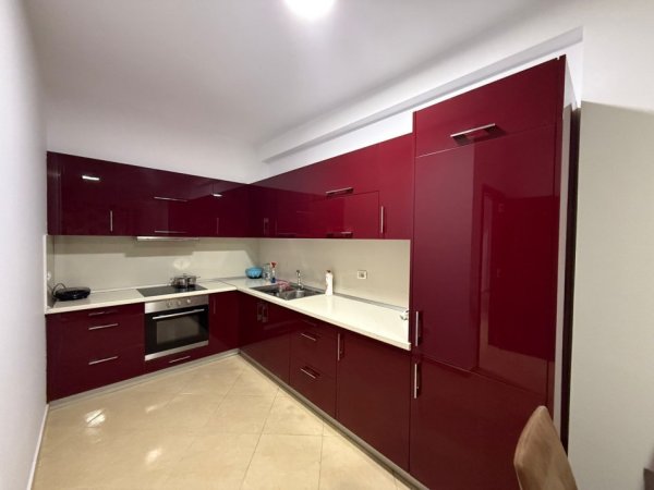 Tirane, jepet me qera apartament 2+1+Ballkon Kati 8, 90 m² 400 € (Astir)