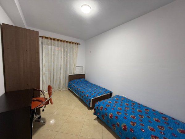 Tirane, jepet me qera apartament 2+1+Ballkon Kati 8, 90 m² 400 € (Astir)