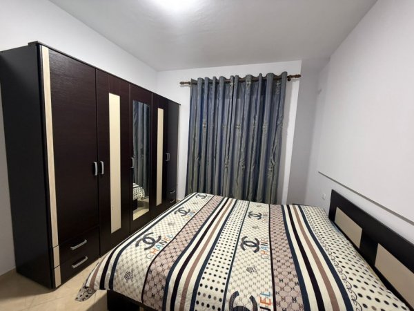 Tirane, jepet me qera apartament 2+1+Ballkon Kati 8, 90 m² 400 € (Astir)