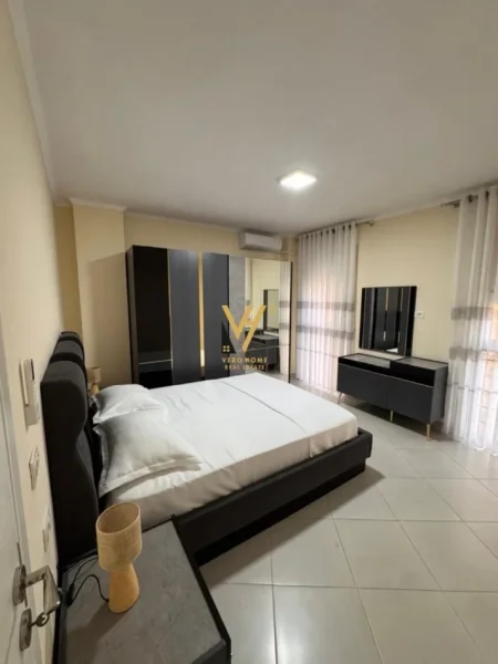 Tirane, jepet me qera 2+1+Ballkon Kati 5, 100 m² 800 € (PROKURORIA, QENDER)