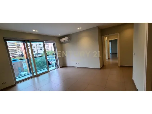 Tirane, jepet me qera ambjent biznesi Kati 1, 135 m² 2.430 € (Neom125877)