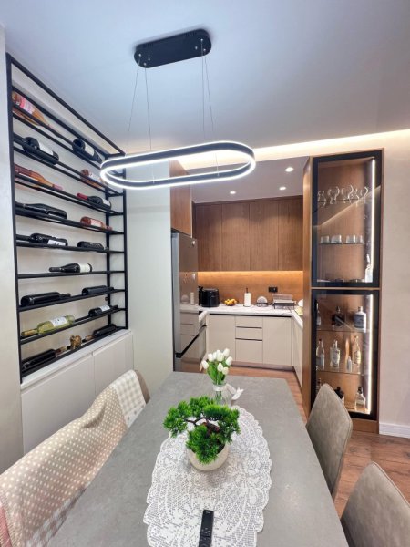 Tirane, shitet apartament 2+1 , 80 m² 113.000 € (shkoze)