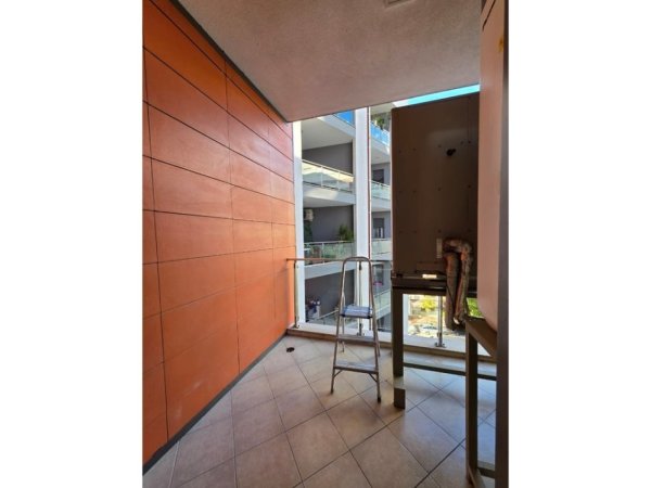 Tirane, jepet me qera apartament 2+1 Kati 3, 110 m² 1.400 € (Rruga e Kosovareve)