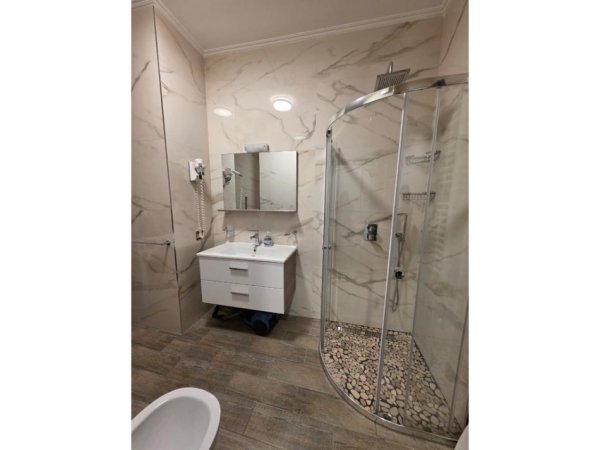 Tirane, jepet me qera apartament 2+1 Kati 3, 110 m² 1.400 € (Rruga e Kosovareve)
