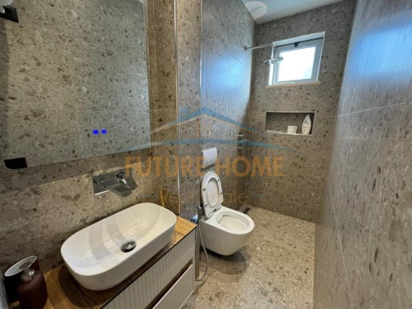 Shitet, Apartament-Studio, Sheshi Willson, Tiranë!! 220,000 €