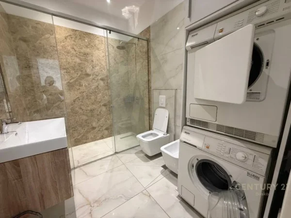 Tirane, jap me qera apartament 1+1 Kati 2, 74 m² 450 € (Spitali Ushtarak)