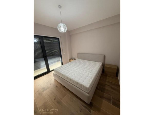Tirane, jap me qera apartament 2+1 Kati 2, 107 m² 650 € (Unaza e Re)